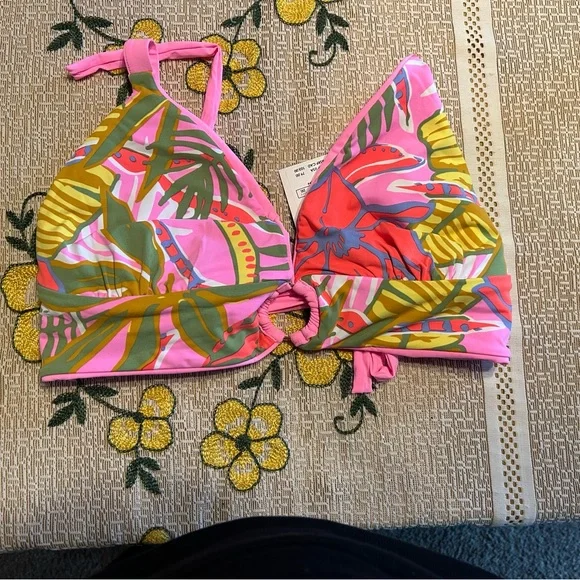 Maaji Pink Bikini top with Plunging V-Neck - Picture 9 of 12